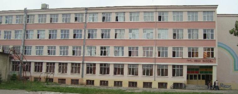 Първият випуск на Математическата гимназия в Добрич се събира днес за 50-годишен юбилей