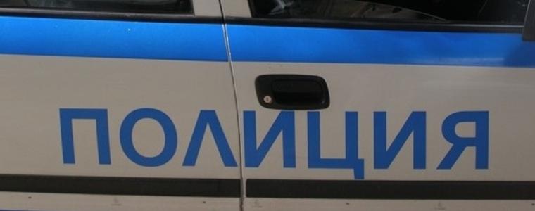 Трима мъже са задържани в Балчик при акция срещу продажба на парфюми-менте