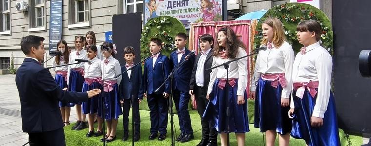 Вокална формация „Либервокс“ с участия в национален ефир и концерт в София