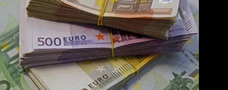 Задържаха осем души у нас за измама с евросредства за близо 1 млн. евро