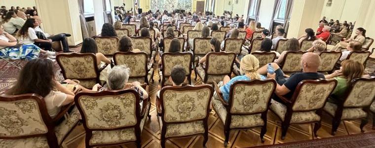 Зрелостниците на ЕГ „Гео Милев“ получиха своите дипломи (ВИДЕО)