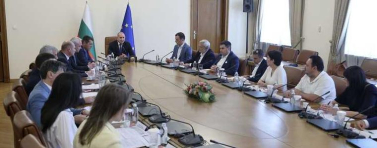Радев призова МВР да действа с цялата строгост на закона, за да прекрати войната по пътищата