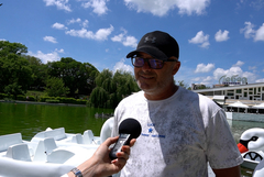 Голям интерес от малки и големи към водните колелета в езерото в парк „Св. Георги“ (ВИДЕО)