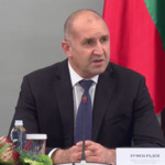 Правителството и търговските вериги се договориха за трайно намаляване на цените на основни храни