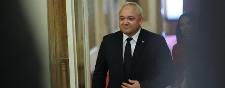 Демерджиев: Не съветвам Десислава Атанасова да рови много за полетите