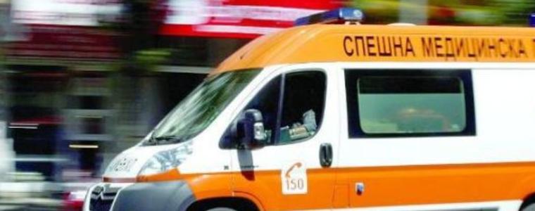 Моторист е тежко пострадал при катастрофа край Стражица, 17-годишно момиче е с травми