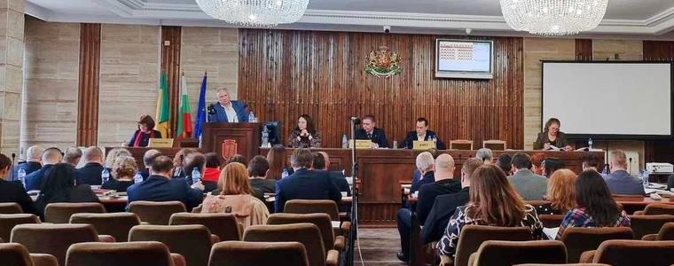 Общински съвет - Добрич заседава днес