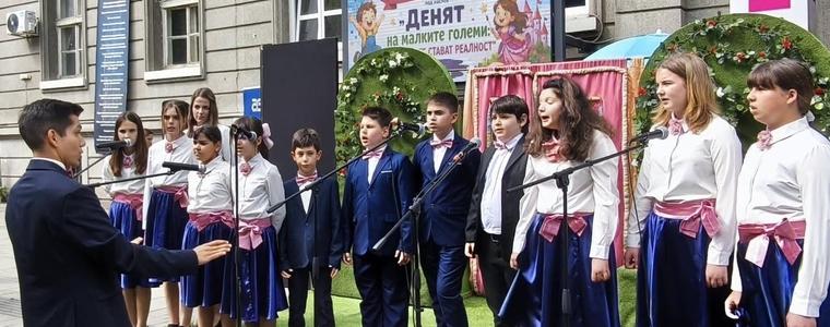 Вокална формация „ЛИБЕРВОКС”  ще пее на 7 езика в "Двореца"-Балчик тази вечер