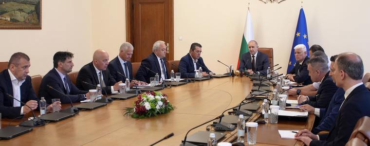 Засилват охраната на въздушното ни пространство и на летище Безмер