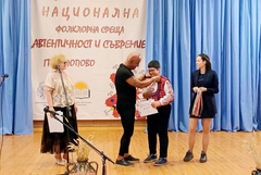 Поредица от първи места от фолклорни конкурси за Николай Петров от Добрич 