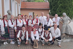 Самодейците от село Владимирово спечелиха пет златни медала и специална награда от „Фолклорен извор“