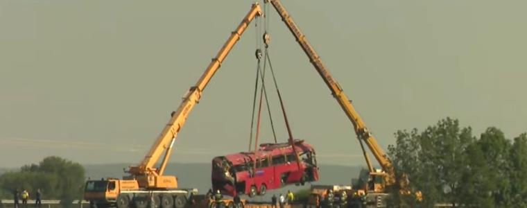12 души загинаха при тежка автобусна катастрофа с поляци в Унгария