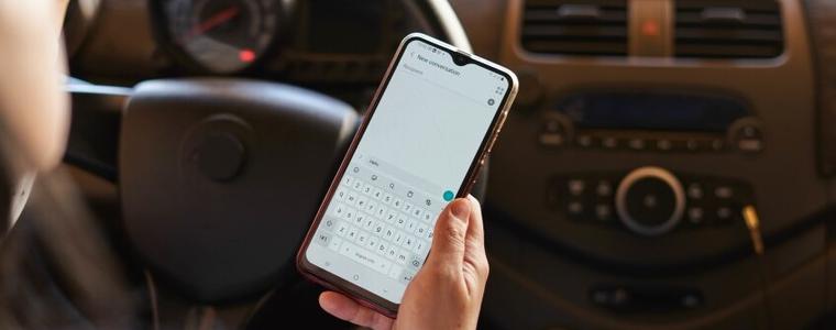 Едва 20% от водачите у нас не посягат към телефона, докато шофират
