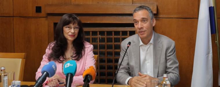 Кметът на Бургас уверява, че няма да има космически цени на "Евровизия"
