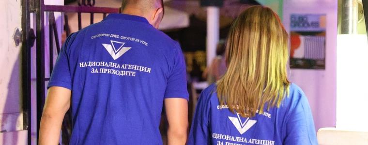 Мъж нападна данъчни инспектори при проверка в Слънчев бряг и избяга с касовия апарат