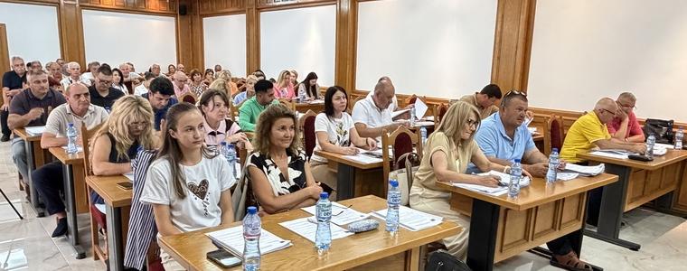 Съветниците одобриха маломерни паралелки в училищата в община Добричка