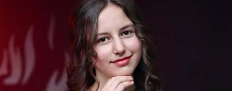 Възпитаничка на ПМГ „Иван Вазов“ в Добрич е удостоена с „Национална диплома“ на МОН