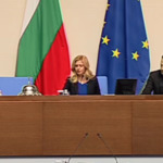 На работа след ваканцията: Декларации на партиите в НС и остри сблъсъци