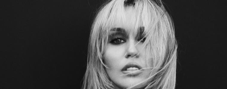 Miley официално анонсира дългоочаквания си десети студиен албум „Bass Persuades“