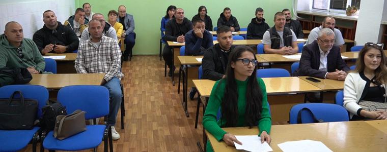 С 22-ма първокурсници Добруджанският технологичен колеж откри новата академична година (ВИДЕО)