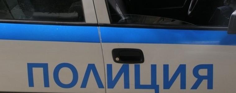 Задържаха мъж за кражба на около 2800 евро от микробус в село Жегларци