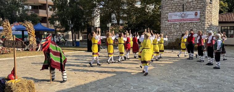Заради дъжда фестивалът „Да помним миналото и да го предадем на бъдещето“ се мести в Младежкия център