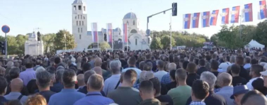 Хиляди се стекоха на погребението на Ратко Младич в Сърбия