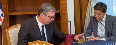Вучич предаде президентските правомощия на Ана Бърнабич
