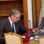 Вучич предаде президентските правомощия на Ана Бърнабич