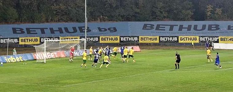 ФУТБОЛ:  Добруджа загуби с 0:3 от Черноморец (Бургас)