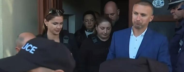 Изведоха кмета на Белица Радослав Ревански от кметството с белезници