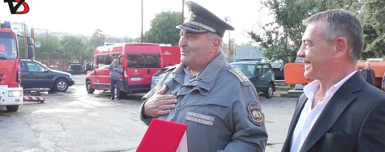 Началникът на пожарната служба в Добрич бе изпратен ритуално в заслужена пенсия (ВИДЕО)