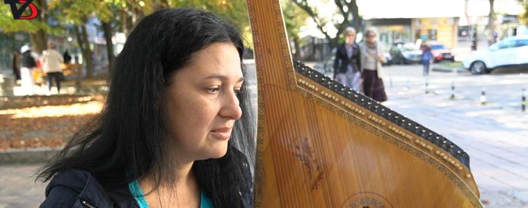 От Украйна до Добрич: Музиката, вълшебният звук на бандура и историята на Татяна и Артьом (ВИДЕО)