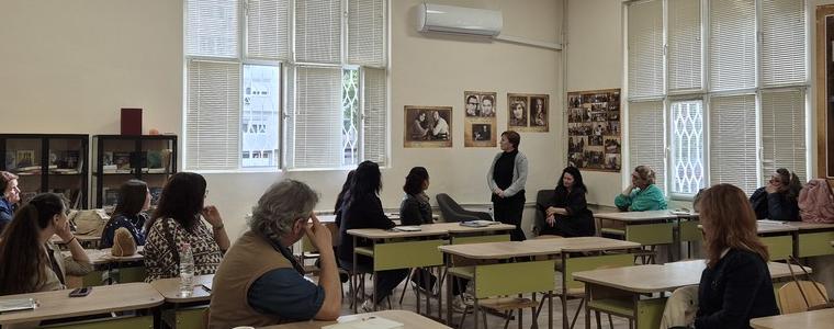 Пространство, болест и комунизъм: в Езикова се обучават учители от област Добрич