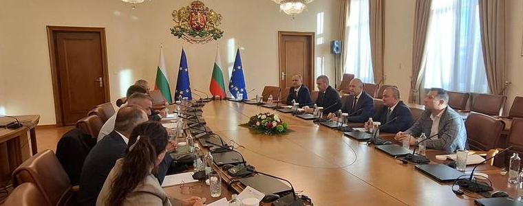 Радев: България предприема всички възможни мерки да повиши сигурността на корабоплаването в Черно море