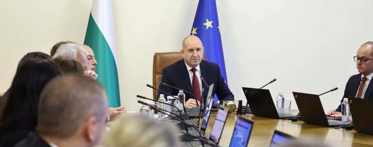 Румен Радев: Бюджет 2027 не предлага лесни решения, но задава посока към разумно управление на публичните средства