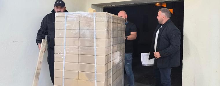 Три палета с хартия за машинен вот пристигна тази вечер в Добрич