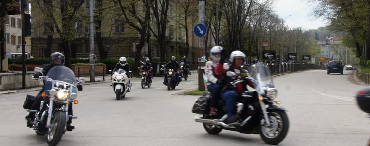 Утре закриват мотосезона в Добрич, временно много от светофарите няма да работят