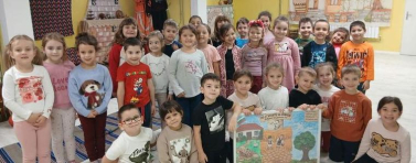 Деца от ДГ „Славейче“ подариха картина, посветена на Йордан Йовков, на читалището в Красен