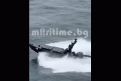 Появи се видео от атаката на морски дрон срещу контейнеровоза край нос Калиакра