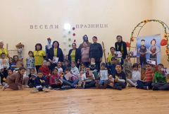 Първокласници от Добрич отбелязаха Деня на народните будители в село Царевец (СНИМКИ)