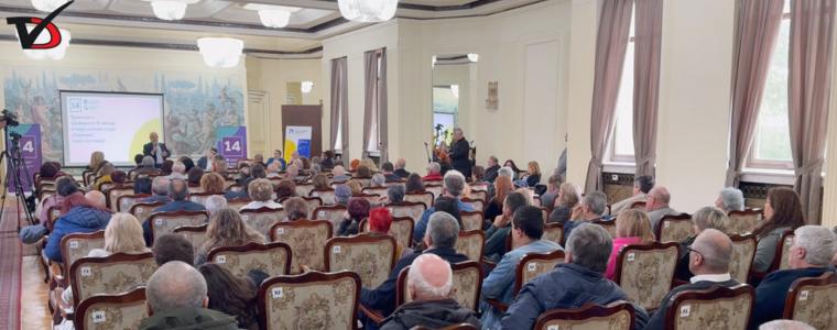 ИЗБОРИ 2024: Лидерите на ПП-ДБ влязоха в откровен разговор с хората на Добрич (ВИДЕО)